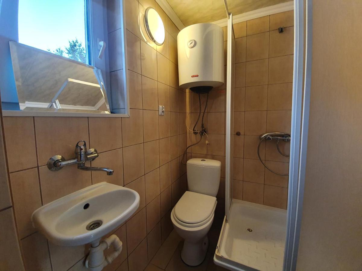 Domki U Gretka Lutowiska Luaran gambar