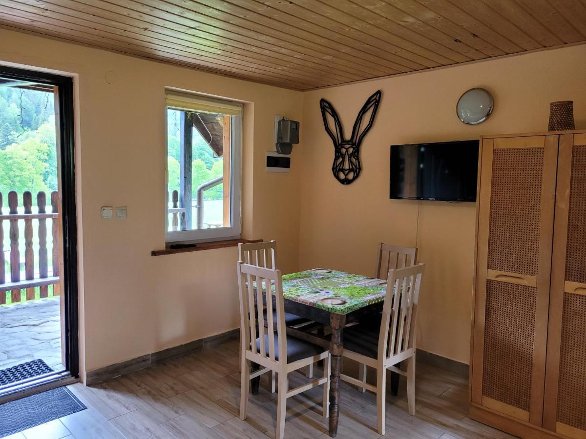 Domki U Gretka Lutowiska Luaran gambar
